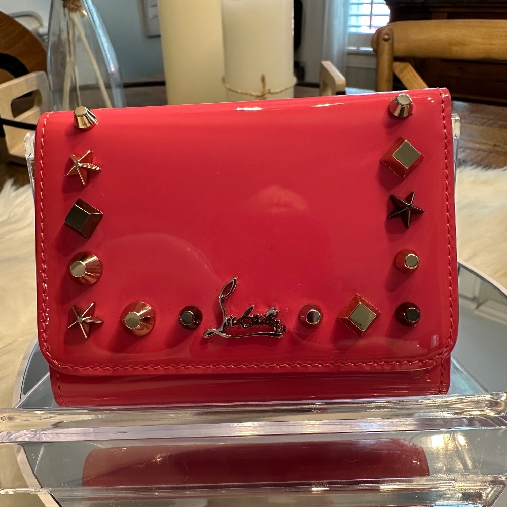 💕BNIB Christian Louboutin Pink Patent Compact Wallet💕